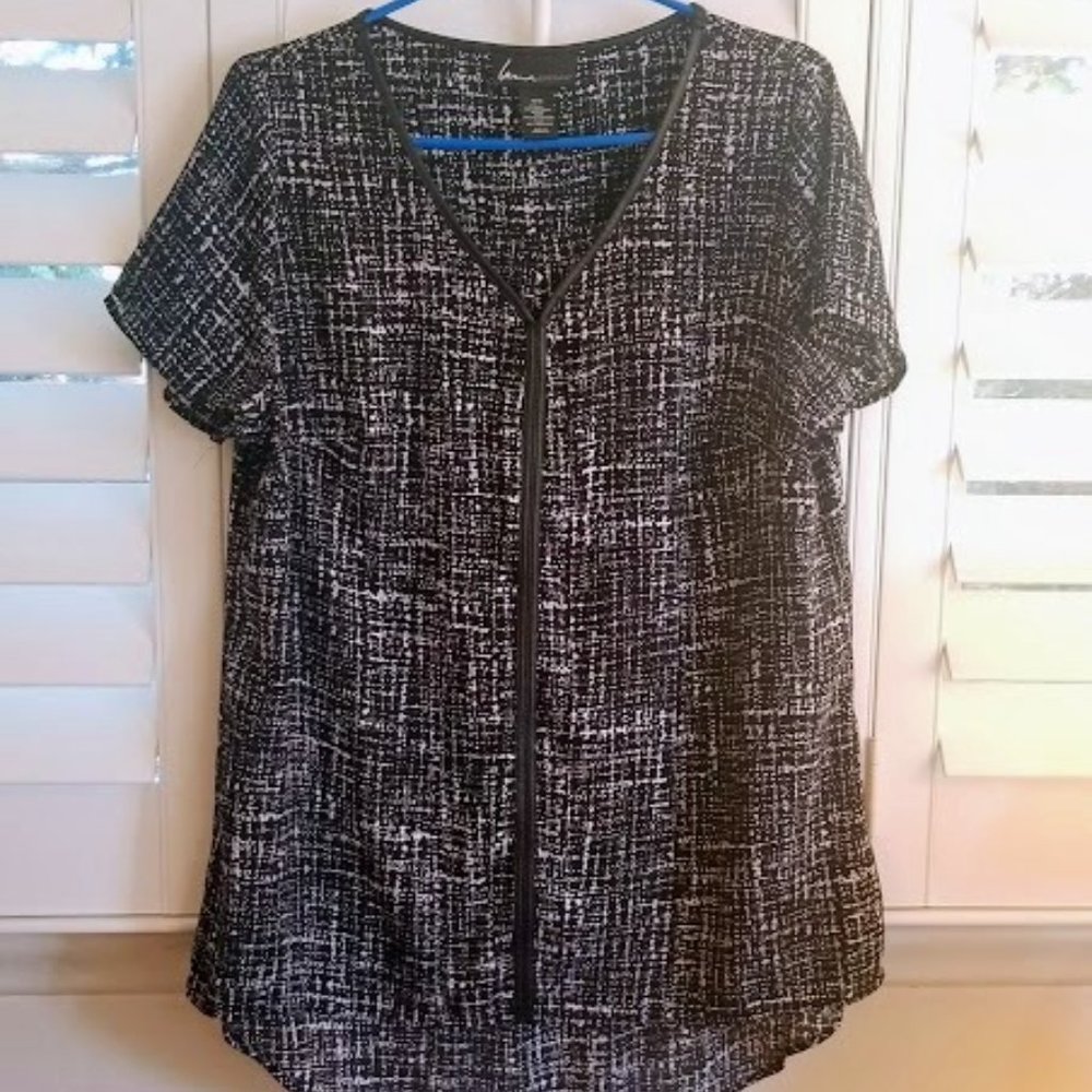Lane Bryant | Black/White Spatter Style | Faux Leather Trim | V-Neck Size 14/16